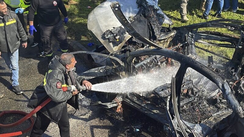 Israeli strike kills Hamas leader in Lebanon as Israel’s troops delay withdrawal