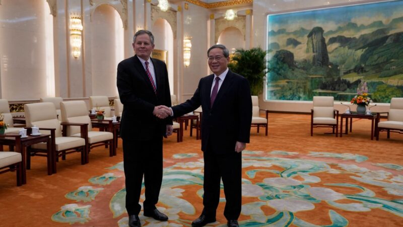 Chinese Premier Li Qiang meets US Senator Daines: calls for frankness, deeper trust
