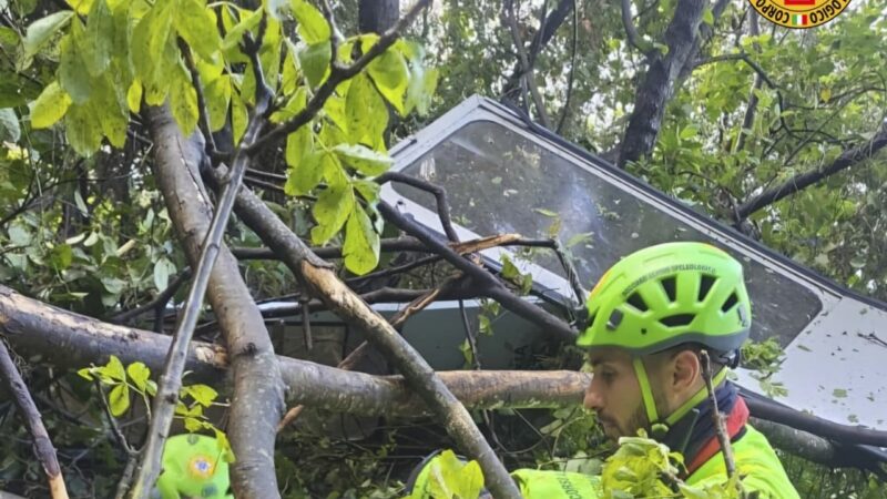 Four dead in Italian cable car accident near Naples
