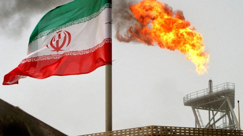 US sanctions firms it says sent Iranian oil to China