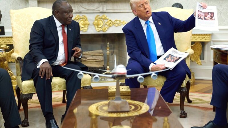 Trump ambushes South Africa’s Ramaphosa with false ‘white genocide’ claims
