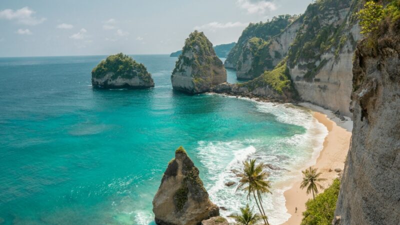 Bali pledges to go plastic-free by 2027 in island-wide green push