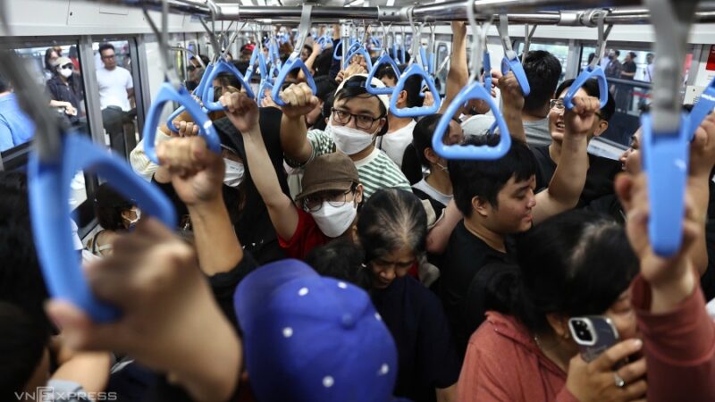 HCMC metro runs more trains amid merger of provinces, travel demand from new officials