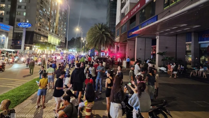 Hundreds evacuated as Ho Chi Minh City apartment catches fire