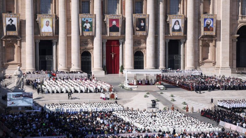 Nuns, teen influencer and ex-Satanic priest among 7 new saints