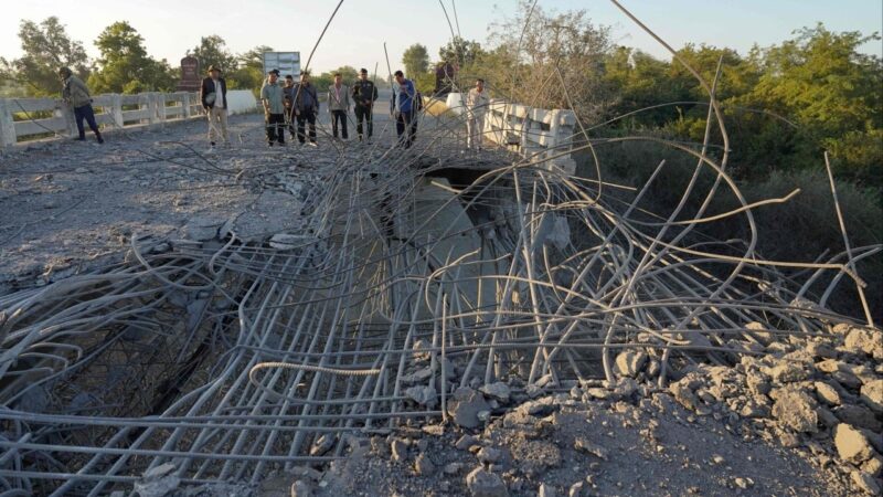 Cambodia: Thai border clashes displace half a million ahead of peace talks