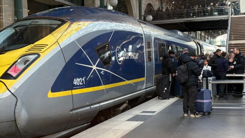 Eurostar suspends services, stranding thousands between London and Paris during holiday rush