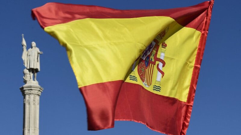 Spain to buck Trump trend and legalise thousands of migrants