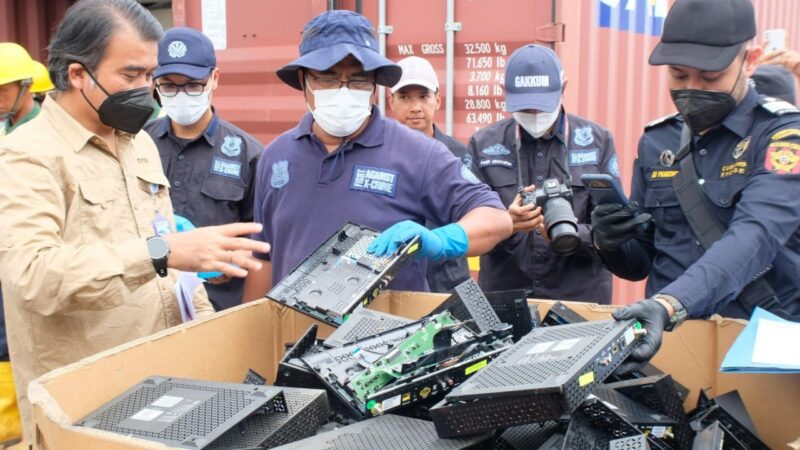 Indonesia begins re-exports of toxic US e-waste in crackdown on illegal imports