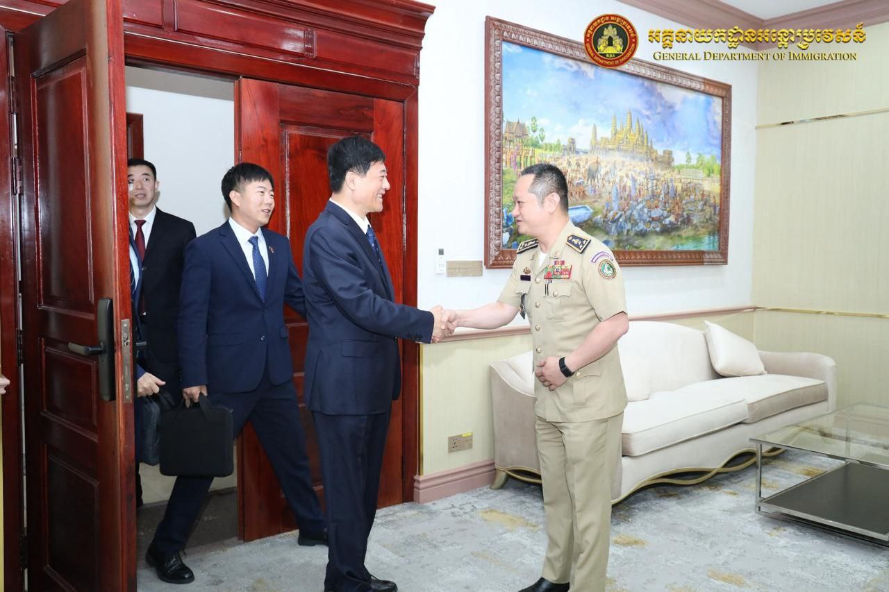 #重磅消息:刘忠义访问柬埔寨
中国公安部部长助理刘忠义 #重磅消息:刘忠义访问柬埔寨
中国公安部部长助理刘忠义