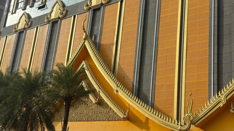 #网友投稿 #金边

金街移民局在酒店查护照。一个房间一