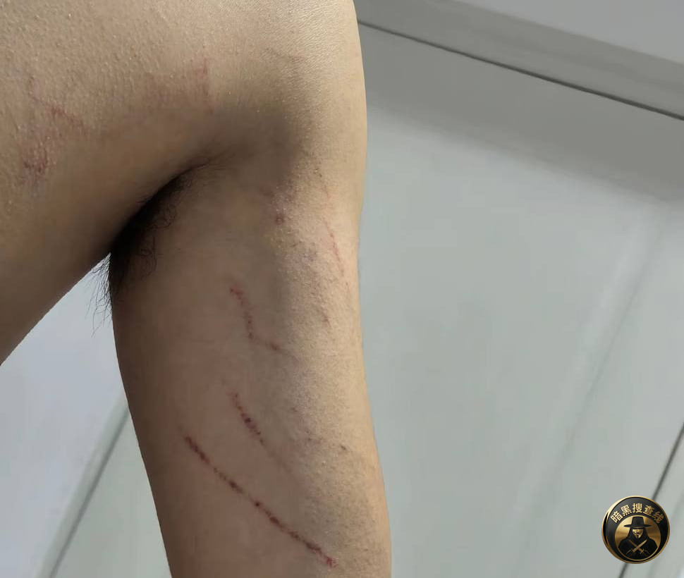 #紧急呼吁：救救被困 #波贝 的同胞！

在柬埔寨打击电