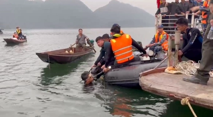 Bodies of six victims recovered after boat collision in northern Vietnam