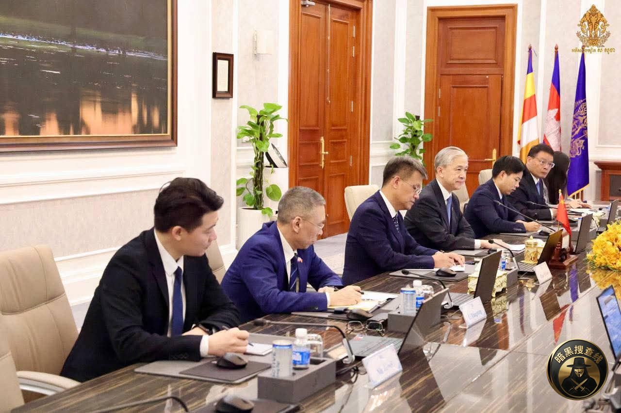 内政部部长与中国驻柬埔寨大使会谈工作
#柬埔寨新闻:: 内政部部长与中国驻柬埔寨大使会谈工作
#柬埔寨新闻::