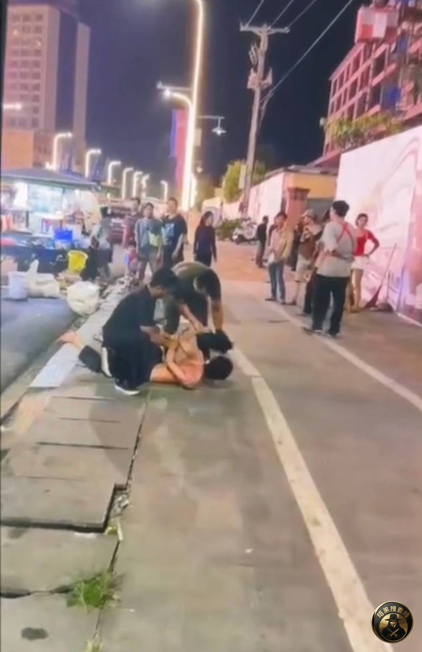 #突发事件 #网友投稿 两名男子在西哈努克市第四分区独 #突发事件 #网友投稿 两名男子在西哈努克市第四分区独