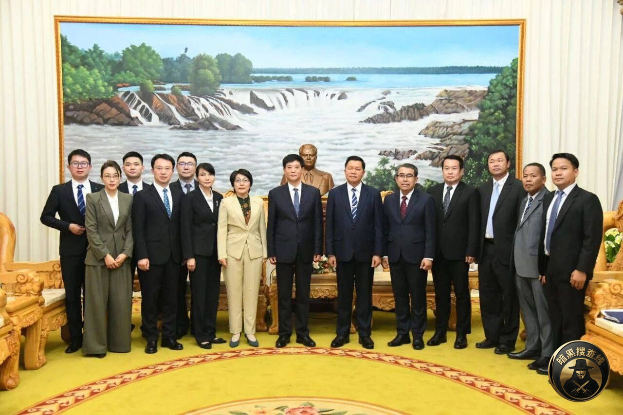 #中国公安部部长助理刘忠义与老挝公安部新任部长万通会晤 并正 #中国公安部部长助理刘忠义与老挝公安部新任部长万通会晤 并正