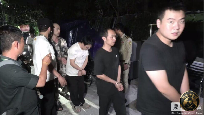 西港警方捣毁一处毒品窝点 拘捕近50名中越籍嫌疑人

柬