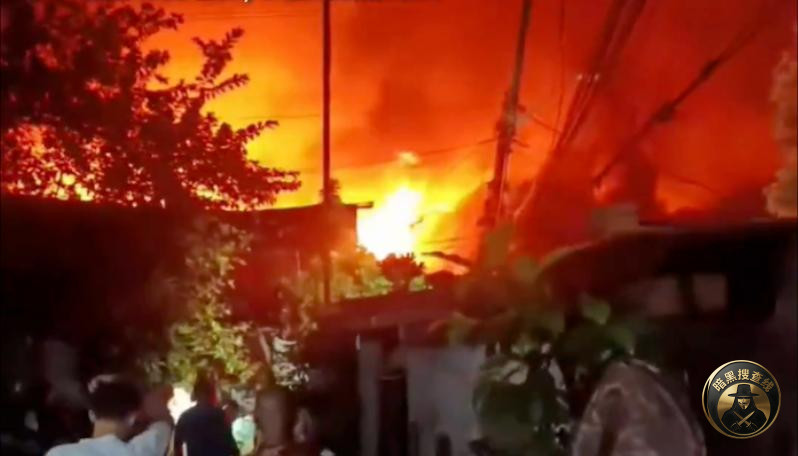 菲律宾瓦伦苏埃拉居民区深夜突发大火 火势一度升级二级警报 菲律宾瓦伦苏埃拉居民区深夜突发大火 火势一度升级二级警报