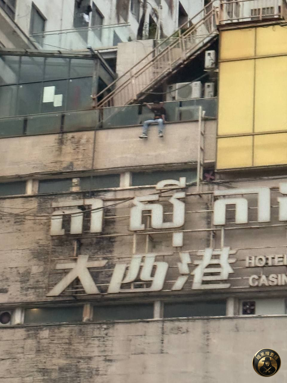 #突发事件：大西港一男子跳楼