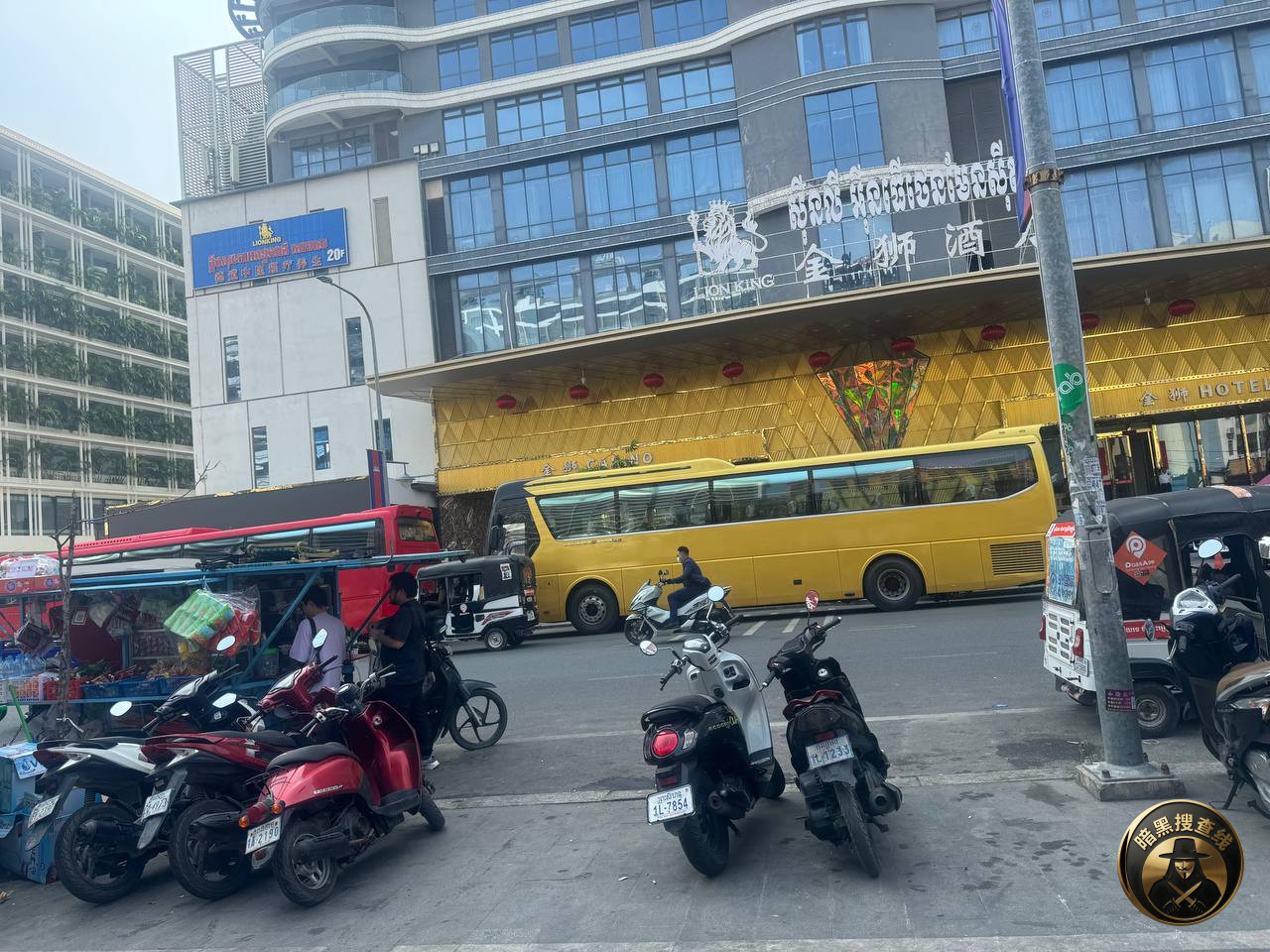 #西港金狮最新消息:大巴车已经就位了。下一站就是老机场集中营 #西港金狮最新消息:大巴车已经就位了。下一站就是老机场集中营