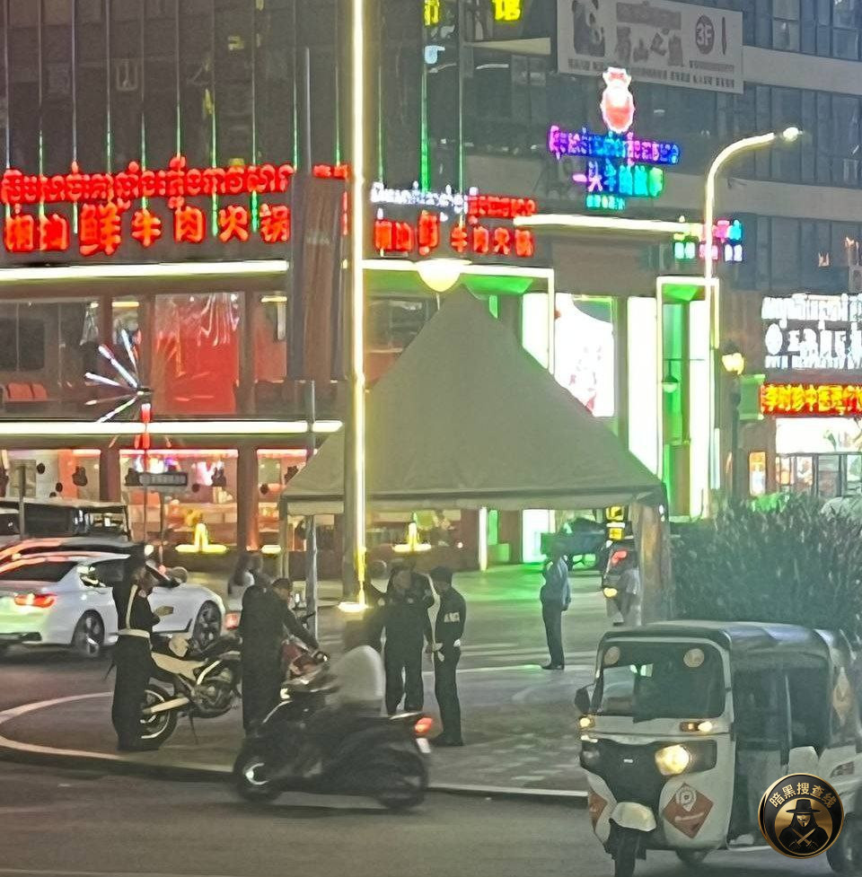 #网友反馈:🇰🇭西港双师转盘这里有警察值守,兄弟们出行注意安 #网友反馈:🇰🇭西港双师转盘这里有警察值守,兄弟们出行注意安