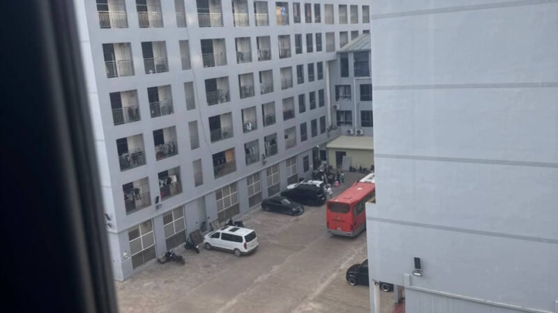 #网友投稿  #贡布

贡布省的大楼里，狗推们又开始陆续