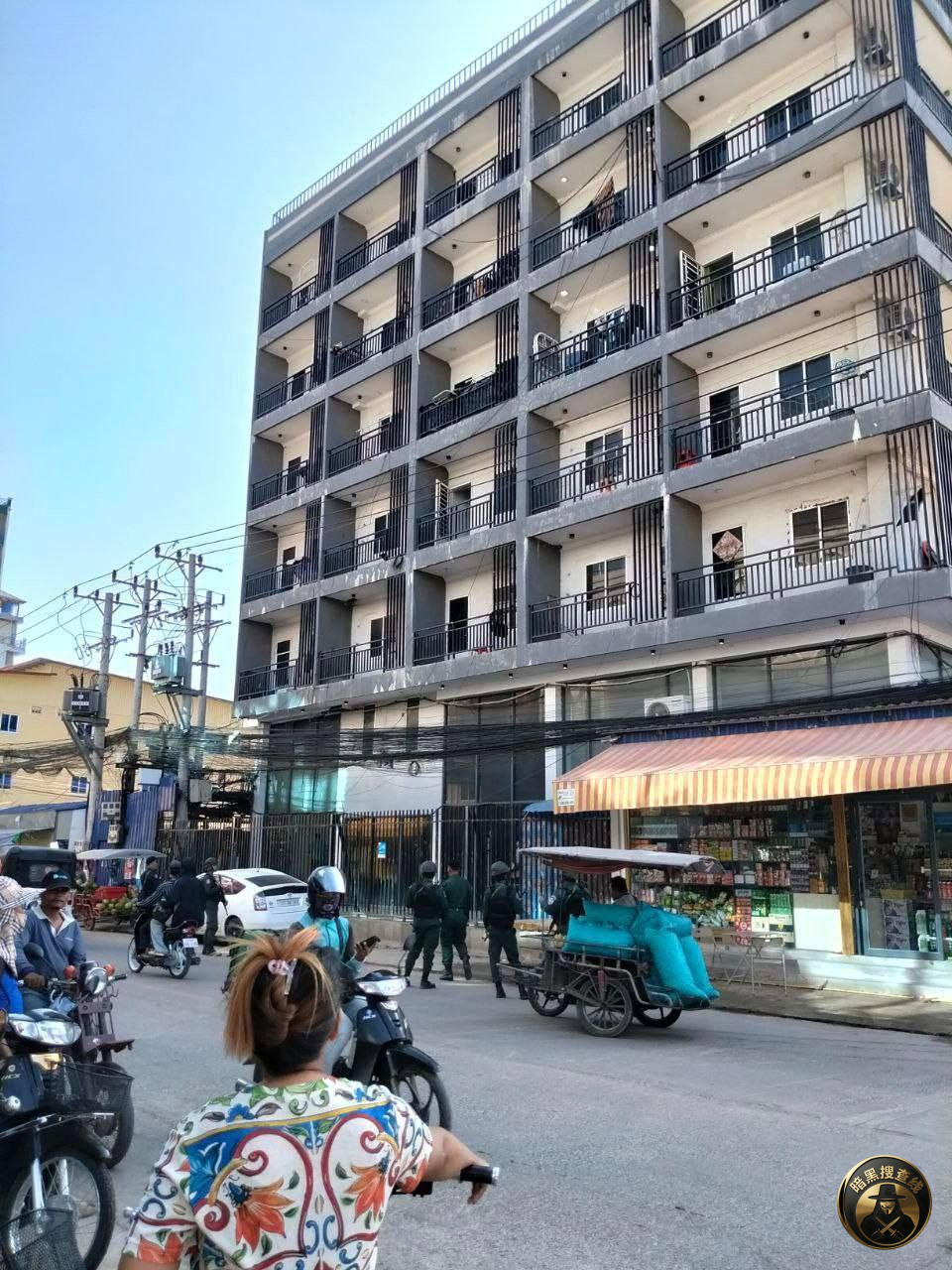 #网友反馈:
今天早上,🇰🇭波贝市区的一栋公寓楼被宪兵 #网友反馈:
今天早上,🇰🇭波贝市区的一栋公寓楼被宪兵