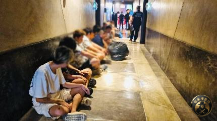 泰国警方突袭抓捕14名中国人，疑涉电诈转移

据泰媒报道