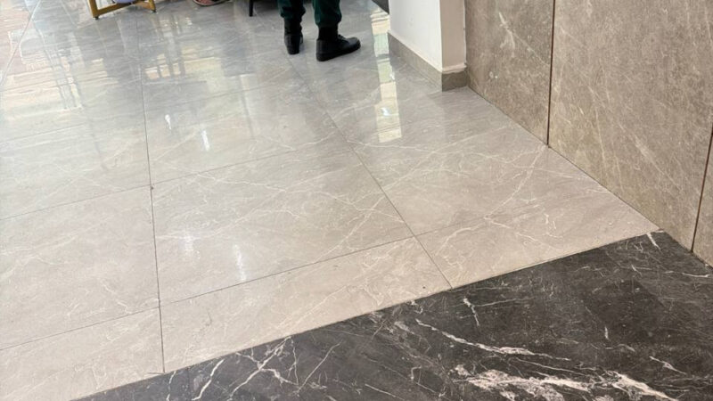 #群友反馈：

今天金边保利几十个警察查了一天，都带着枪