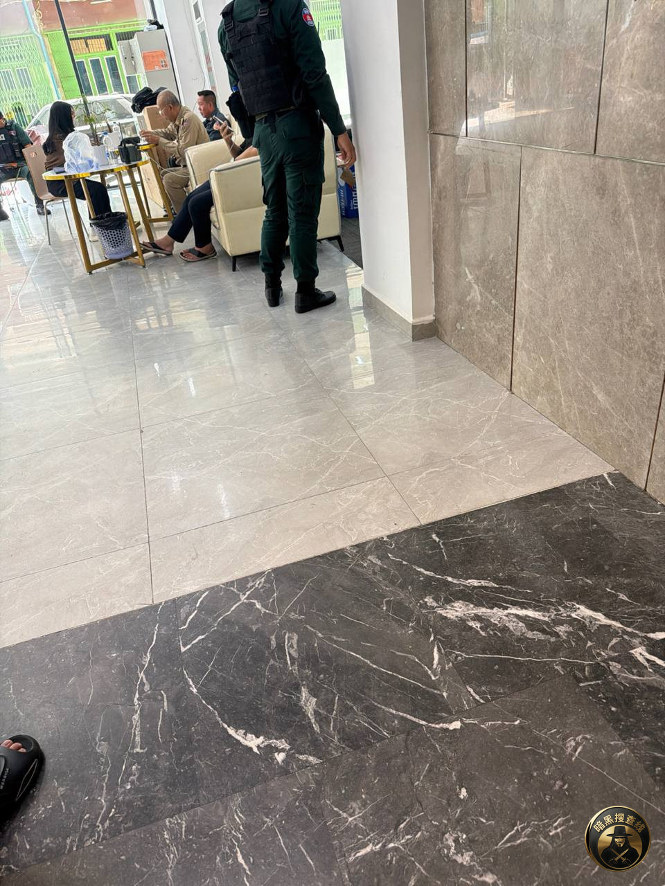 #群友反馈：

今天金边保利几十个警察查了一天，都带着枪
