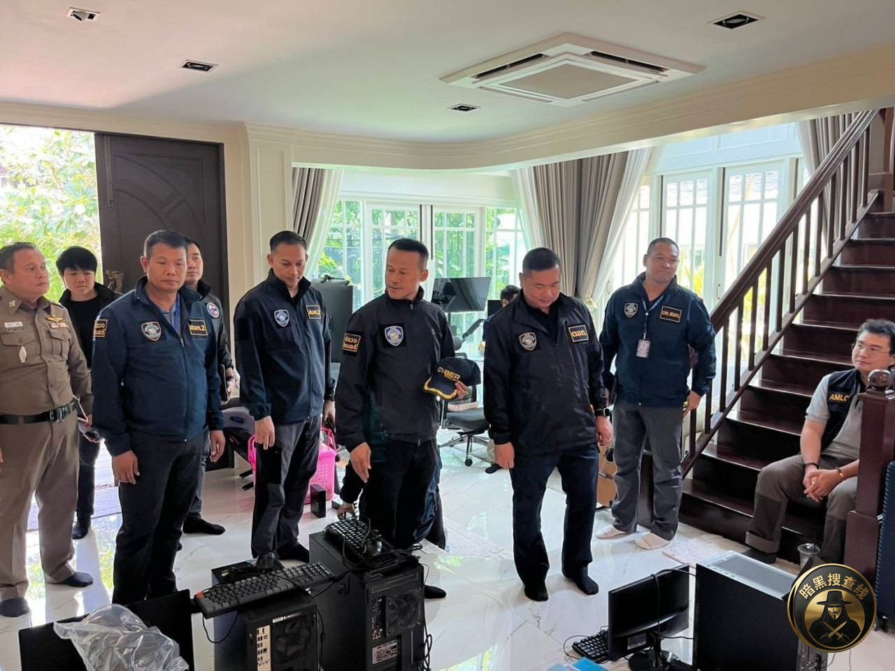 泰国网络警察破获投资诈骗案 北榄府高官秘书涉案被捕
2 泰国网络警察破获投资诈骗案 北榄府高官秘书涉案被捕
2