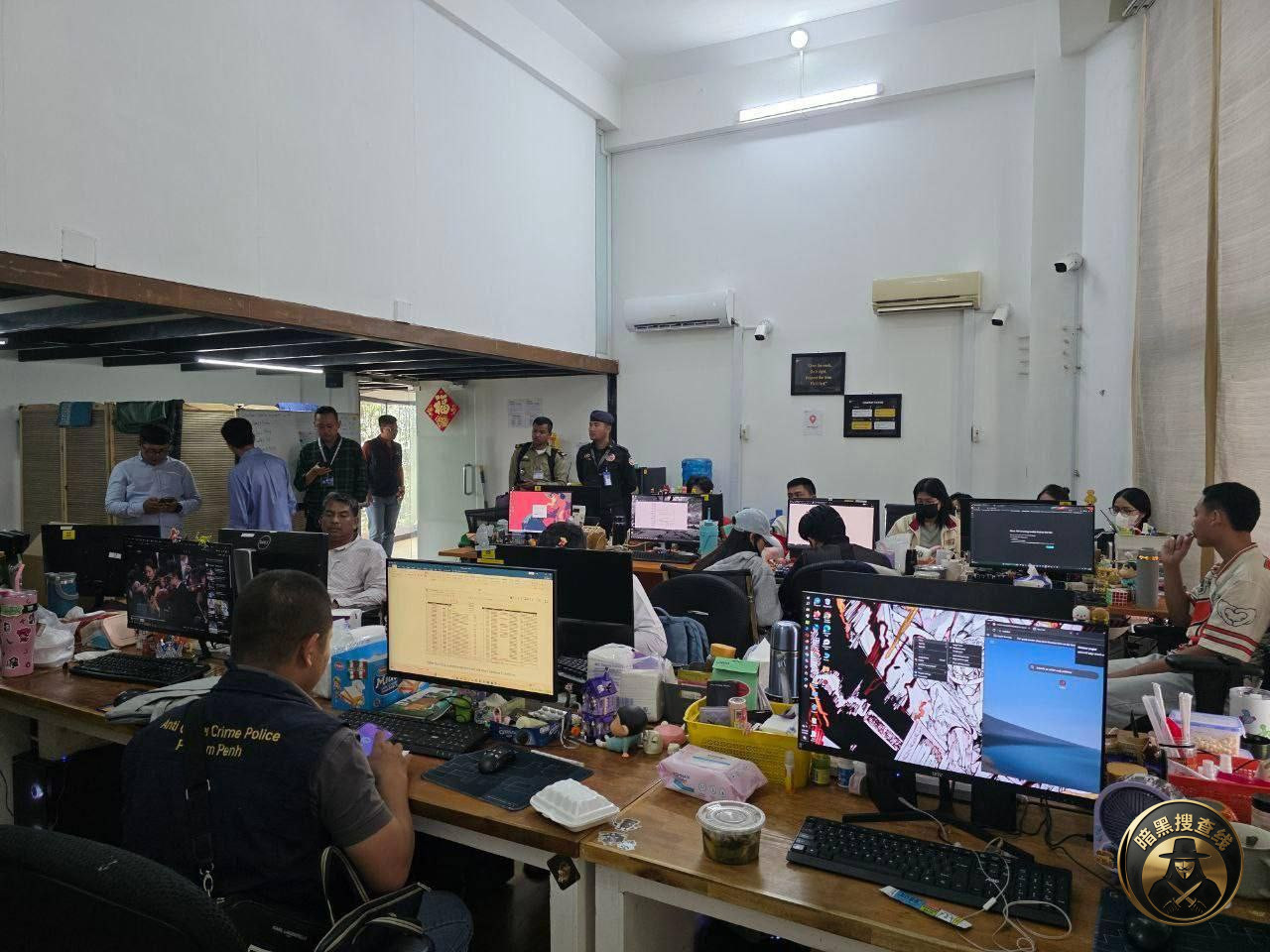 水净华“黄色大楼”印尼网赌盘口被查
3月6日,金边警方 水净华“黄色大楼”印尼网赌盘口被查
3月6日,金边警方