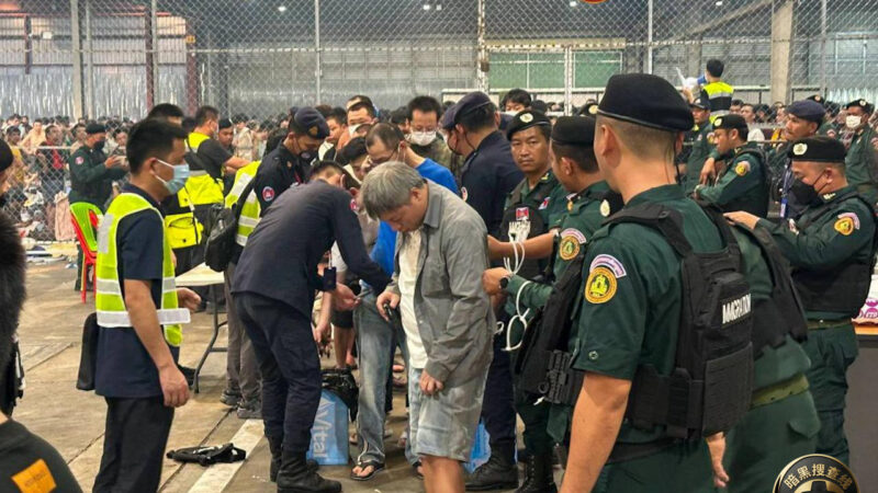 昨天，335名中国人被遣返！

昨天，根据副总理兼内政部