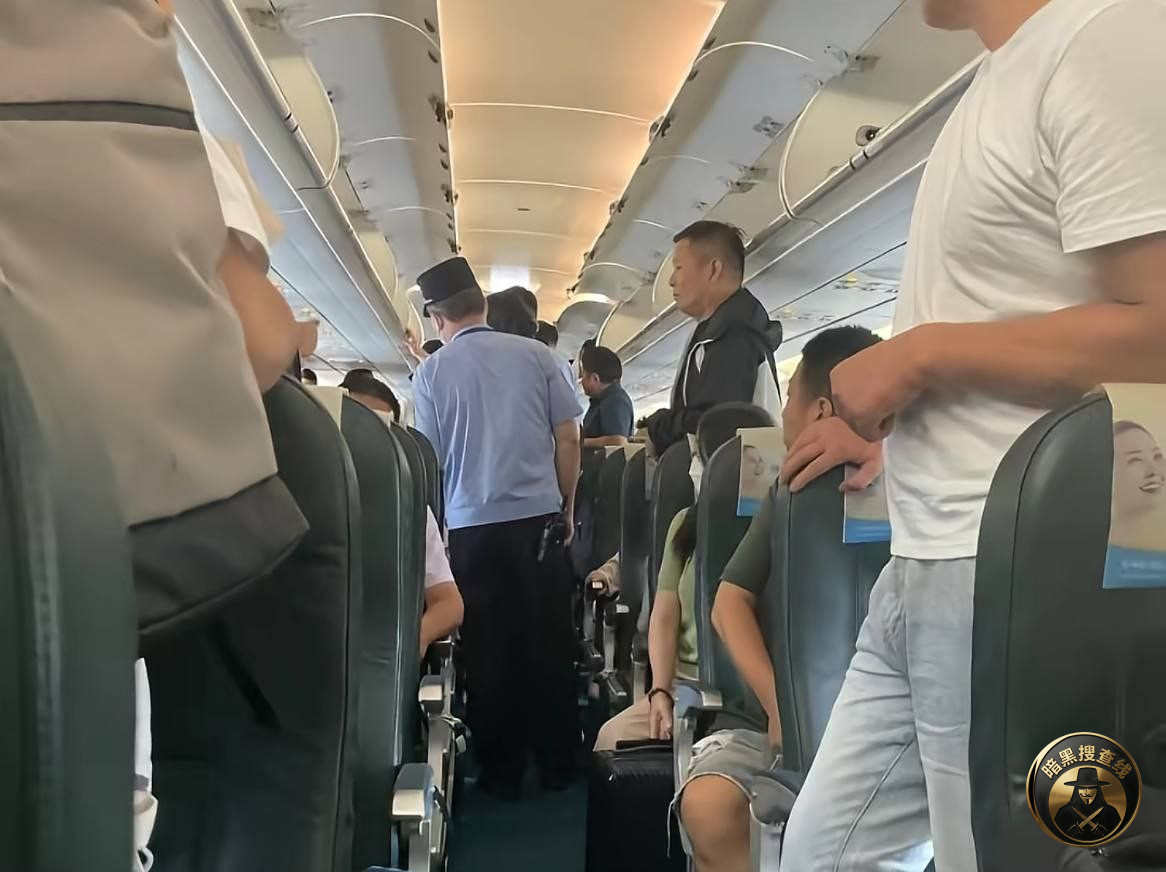网友讲述从柬埔寨飞回国内的航班落地被带去刑警队的亲身经历。 网友讲述从柬埔寨飞回国内的航班落地被带去刑警队的亲身经历。