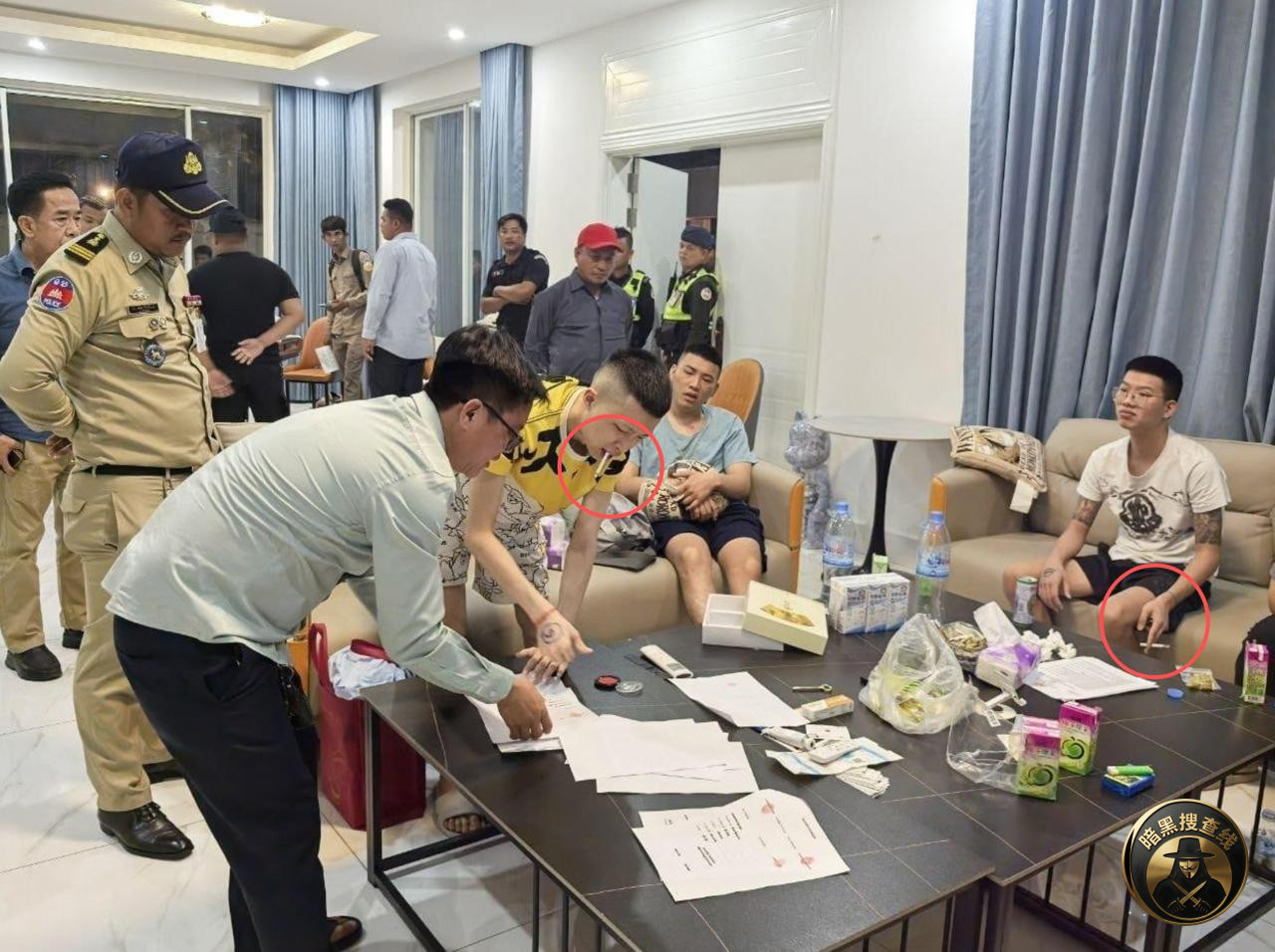 涉毒又涉诈!金边15名中国人被抓!
昨天,金边市长坤盛 涉毒又涉诈!金边15名中国人被抓!
昨天,金边市长坤盛