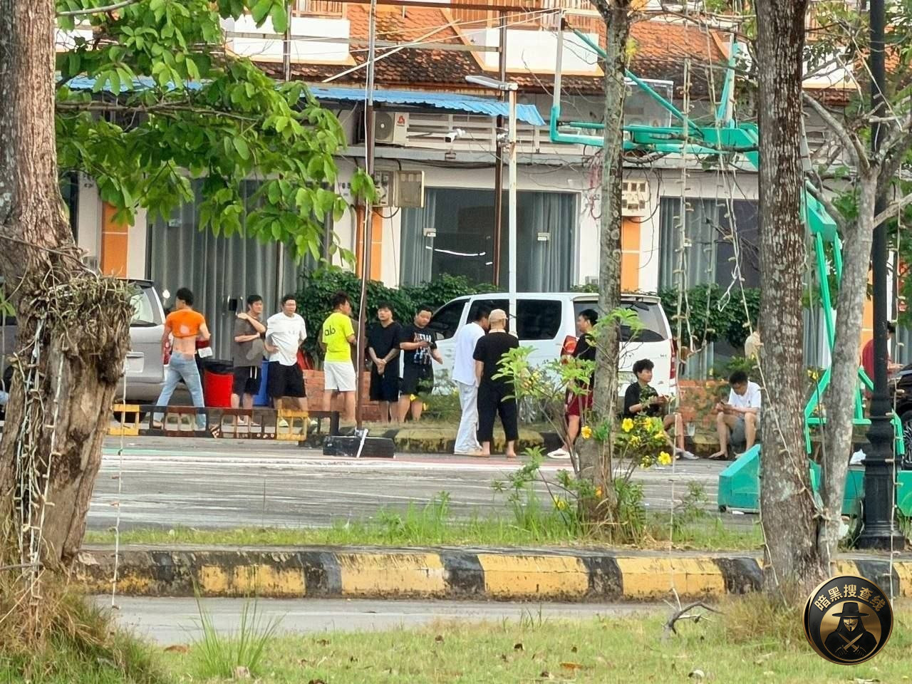 🇰🇭西港执法行动 :金玉门堂赌场再遭查处,10名外籍人员被捕 🇰🇭西港执法行动 :金玉门堂赌场再遭查处,10名外籍人员被捕