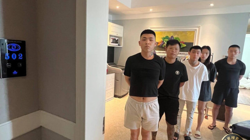 金边打击网络诈骗行动

4月12日晚，金边警方在隆边区沙