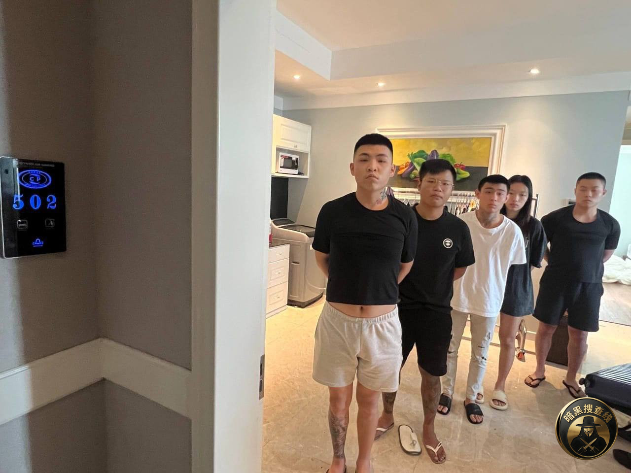 金边打击网络诈骗行动

4月12日晚，金边警方在隆边区沙