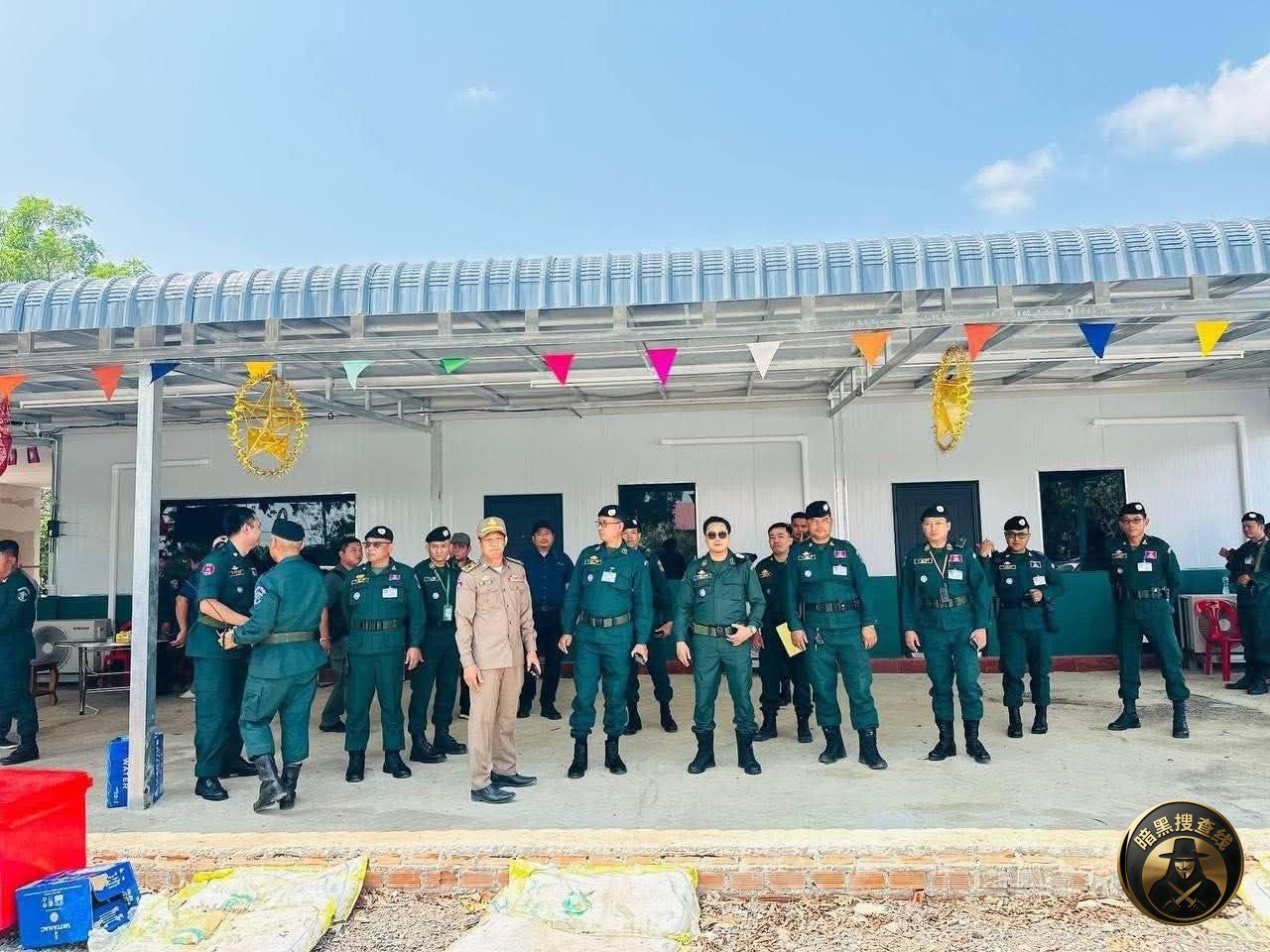 #最新消息：波贝刚才抓了300多人，并鸣枪示警以防止犯罪分子