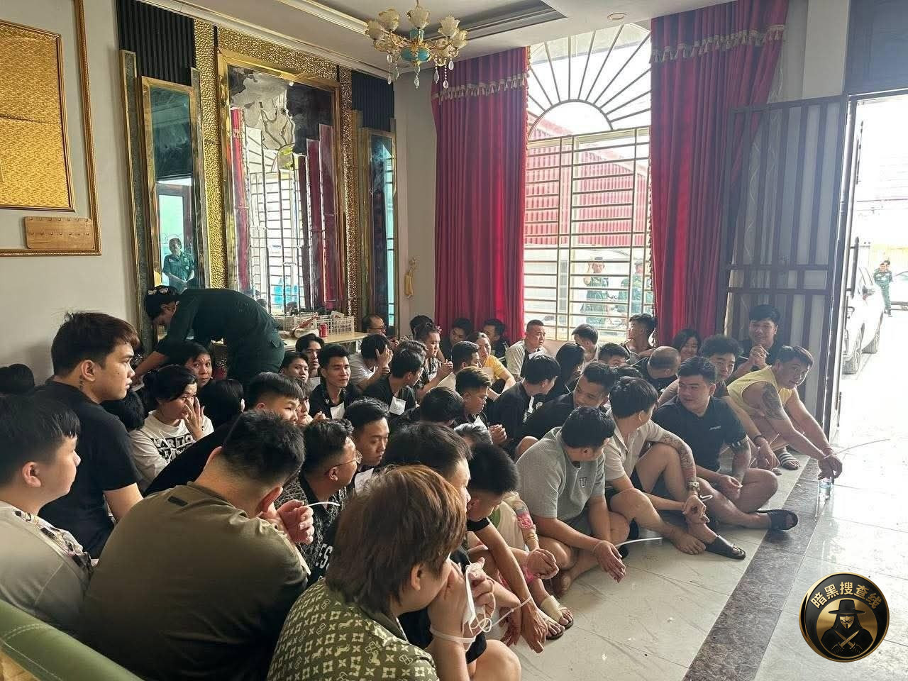 柬埔寨警方在木牌地区突击打击网络诈骗窝点 逮捕近百人