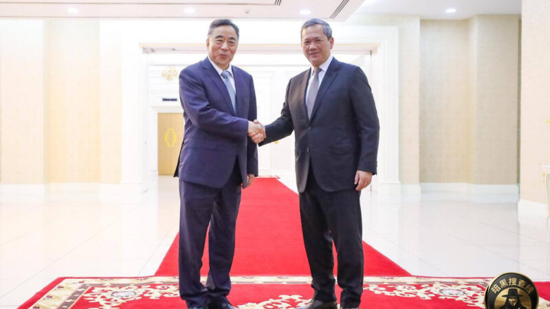 洪玛奈会见中国交建董事长

今天上午，柬埔寨总理洪玛奈在