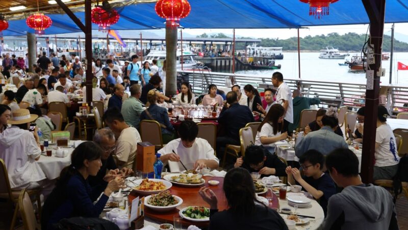 ‘Golden week’: Hong Kong draws more mainland Chinese visitors but spending uneven
