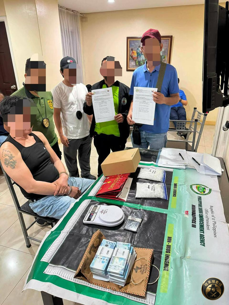 #马尼拉突袭大毒枭落网 缴获680万比索冰毒
菲律宾缉 #马尼拉突袭大毒枭落网 缴获680万比索冰毒
菲律宾缉
