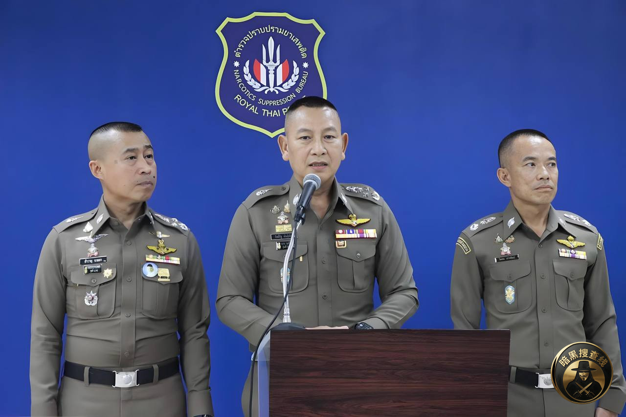 “泰国黑警绑架案”
泰国严惩4名涉持枪绑架5名中国公民警员 “泰国黑警绑架案”
泰国严惩4名涉持枪绑架5名中国公民警员