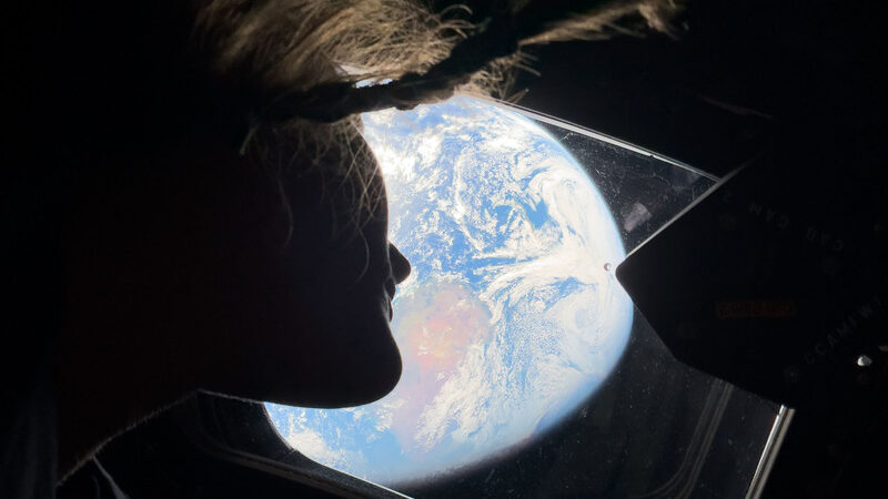 詹育杰／從「地出」到「地落」，誰有權凝視太空？拆解大國航太敘事與資本奇觀