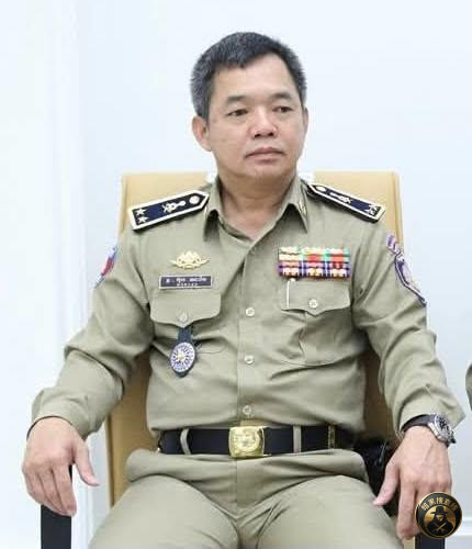 打击电诈不力？
柬埔寨两名二星警官被降为一星！

根据
