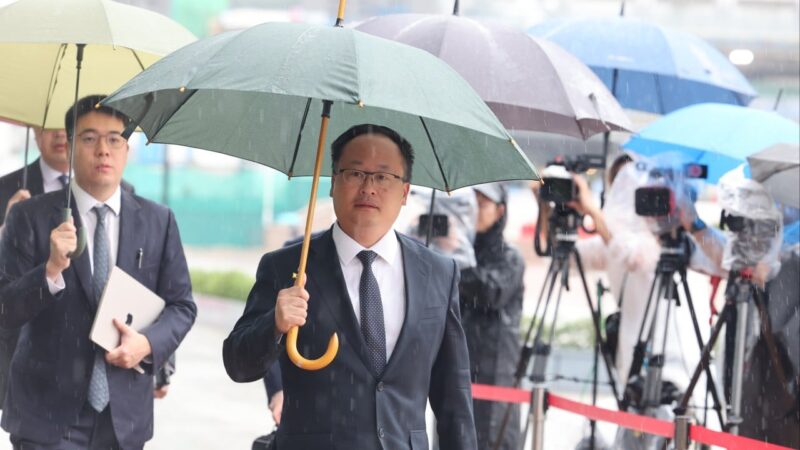 Deceitful firms mostly to blame for deadly Tai Po blaze, government counsel says