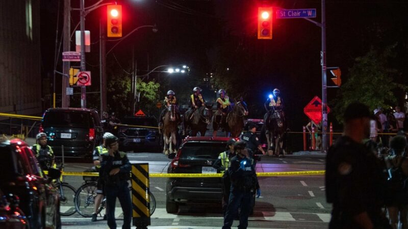 2 dead in shooting at Toronto music festival, police searching for suspects