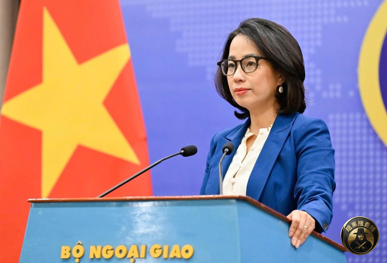 越南渔船在南海沉没 中越联合救援已救起45人
7月26 越南渔船在南海沉没 中越联合救援已救起45人
7月26