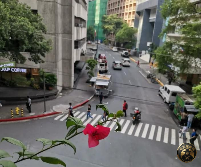 #马卡蒂治安亮红灯‼️接连发生抢劫案,商业区紧急加强安保🚨 #马卡蒂治安亮红灯‼️接连发生抢劫案,商业区紧急加强安保🚨